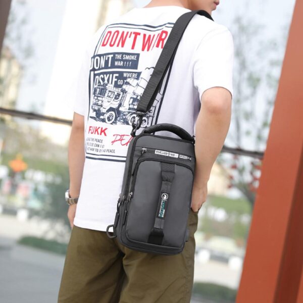 Morral Elegante Tipo Mochila Antirrobo De Hombre Pechera Usb - Imagen 2